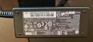 Cable de Red  y cargador de ordenador Portátil HP