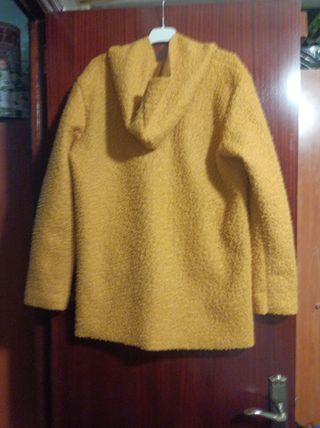 Abrigo de invierno amarillo mujer