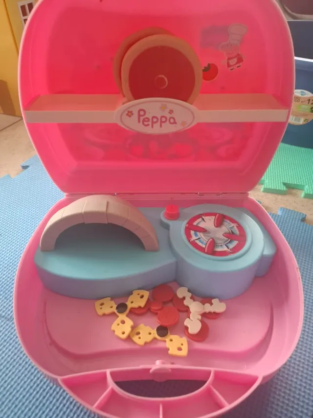 Peppa Pig Maletín Comida,casita, caravana y pizza