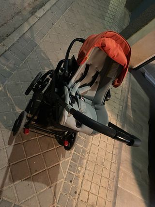 Carrito de bebé con Maxicosi