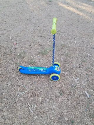 Patín infantil 3 ruedas azul y verde