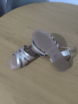Sandalias doradas niña talla 35