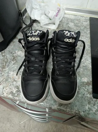 Zapatillas Adidas altas negras y multicolor