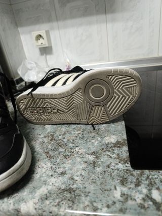 Zapatillas Adidas altas negras y multicolor