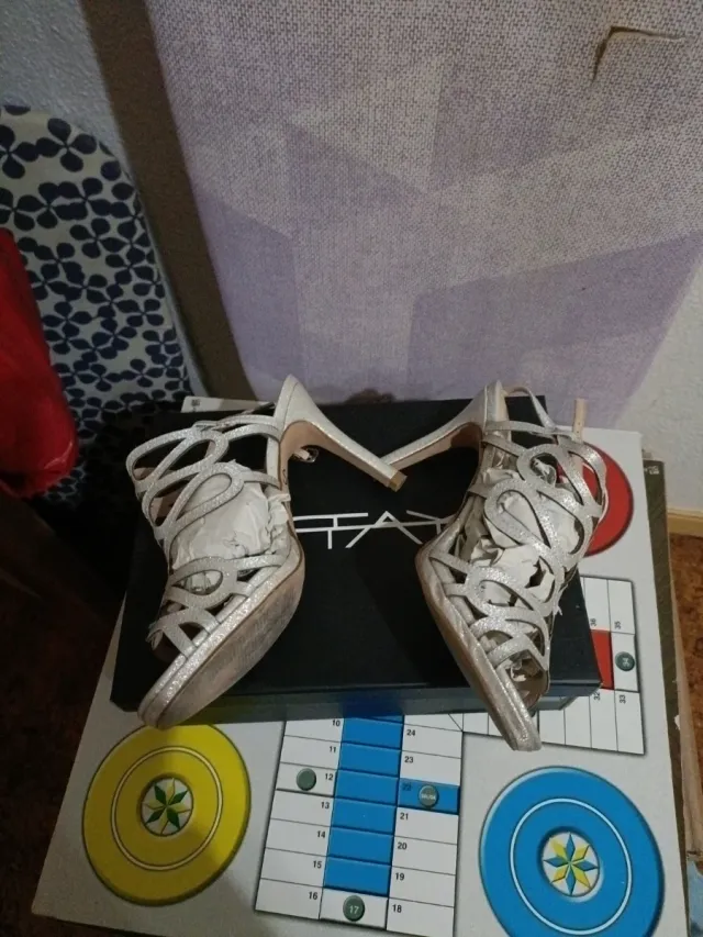 Sandalias de ceremonia plateadas talla 38