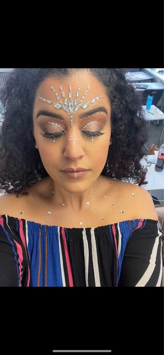 Maquilladora Profesional – Inglés Hablado