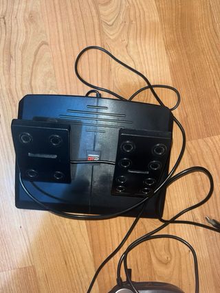 Volante GTR Elite PS4 con Pedales