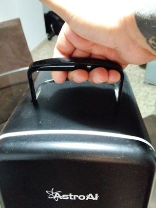 Nevera portátil AstroAI 6 latas