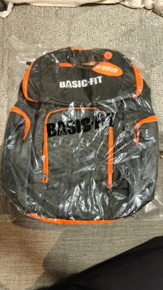 Mochila BASIC-FIT Negra y Naranja