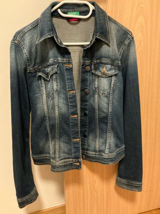 Cazadora vaquera Benetton mujer azul elástica 