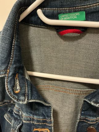 Cazadora vaquera Benetton mujer azul elástica 