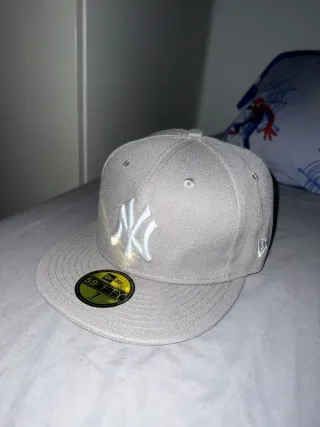 Gorra New Era Yankees 59FIFTY Gris
Talla 7(55.8cm)