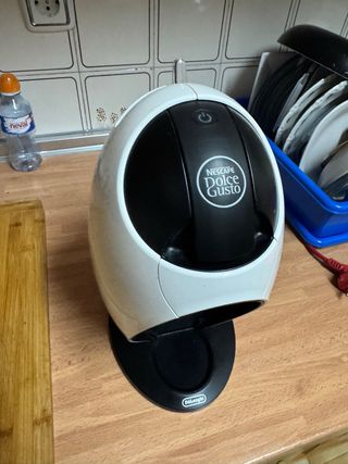 Cafetera Dolce Gusto Blanca y Negra