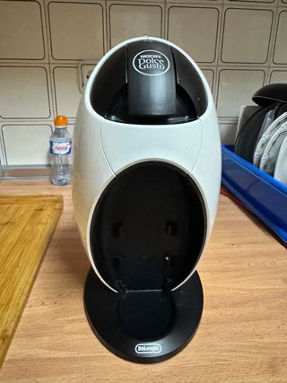 Cafetera Dolce Gusto Blanca y Negra