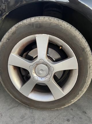 Llantas Seat Leon 1P con neumáticos