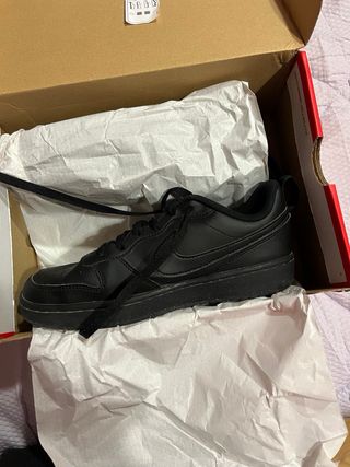 Tenis Nike Negros tanto como para chica o chico