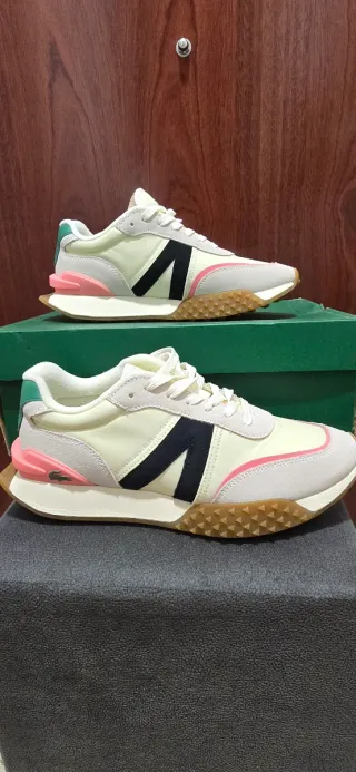 Zapatillas Lacoste originales.