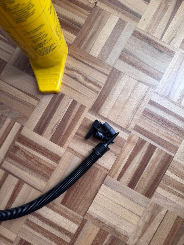 Bomba de pie inflador amarillo