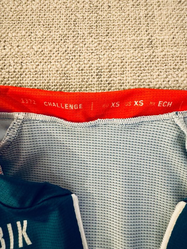 Maglietta di ciclismo Gobik + Calze AggressiveBike