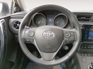 Toyota Auris Hybrid Advance