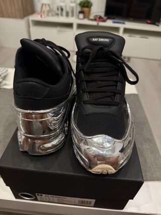 Adidas Ozweego Negro/Plata