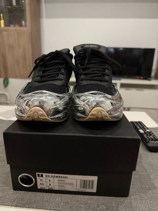 Adidas Ozweego Negro/Plata