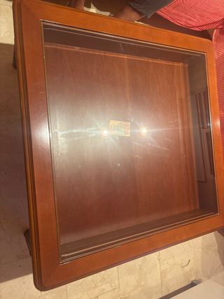 Mesa de centro de madera y cristal