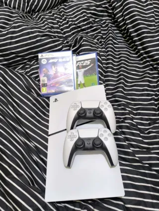 Consola PS5 + 2 Mandos + 3Juegos