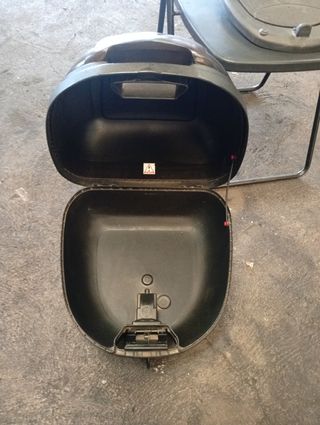 Baúl Moto Givi Negro