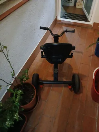 Triciclo infantil negro