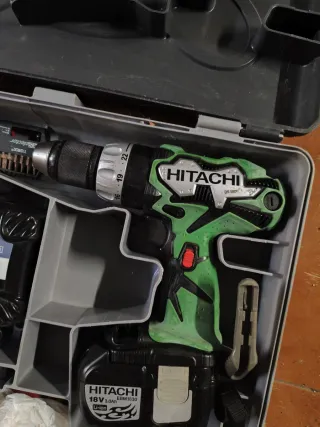 Taladro Hitachi a batería como nuevo