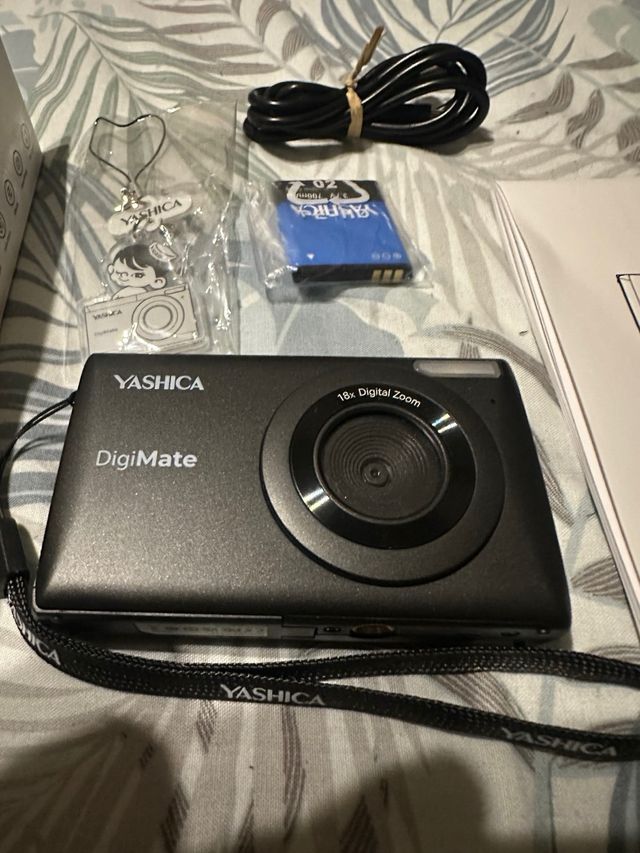Cámara Digital Yashica DigiMate Negra