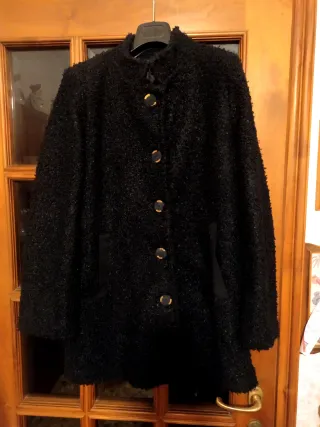 Cappotto nero tessuto bouclé