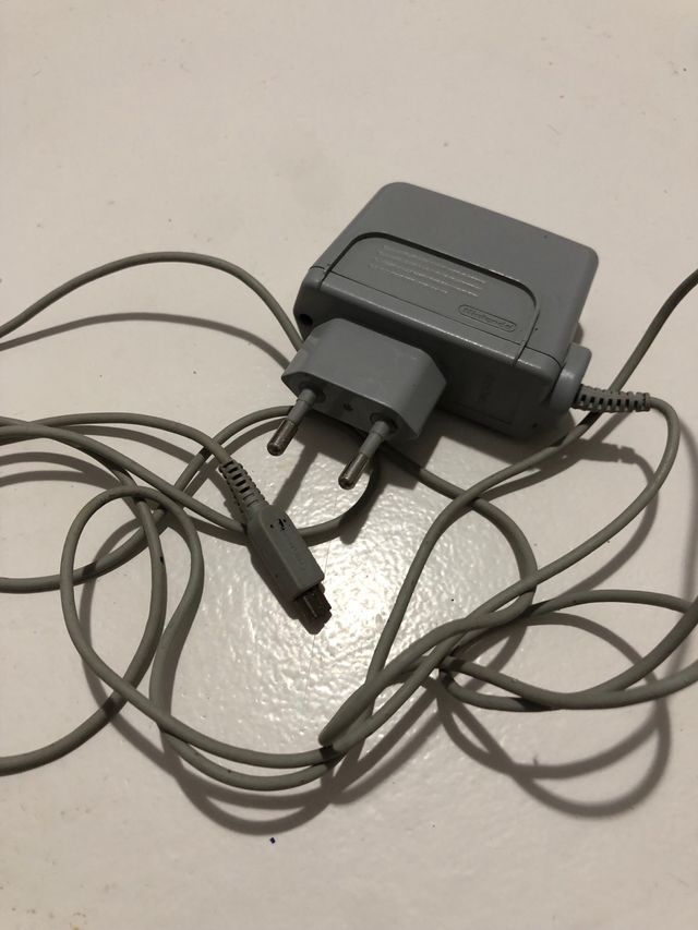 Cargador Nintendo Gris