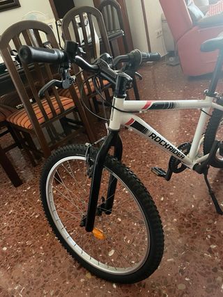 Bicicleta Rockrider ST 100 24'' (blanca).