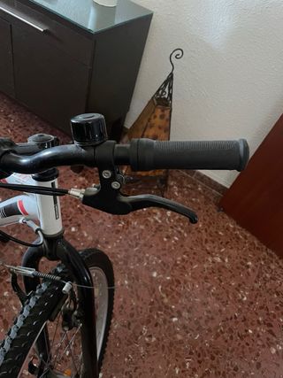 Bicicleta Rockrider ST 100 24'' (blanca).