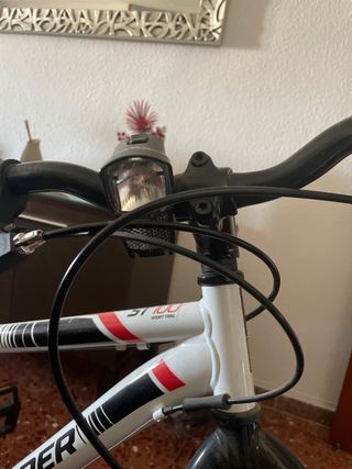 Bicicleta Rockrider ST 100 24'' (blanca).
