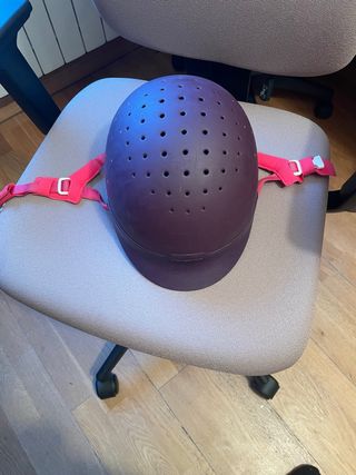 Casco de hípica morado. talla S.
