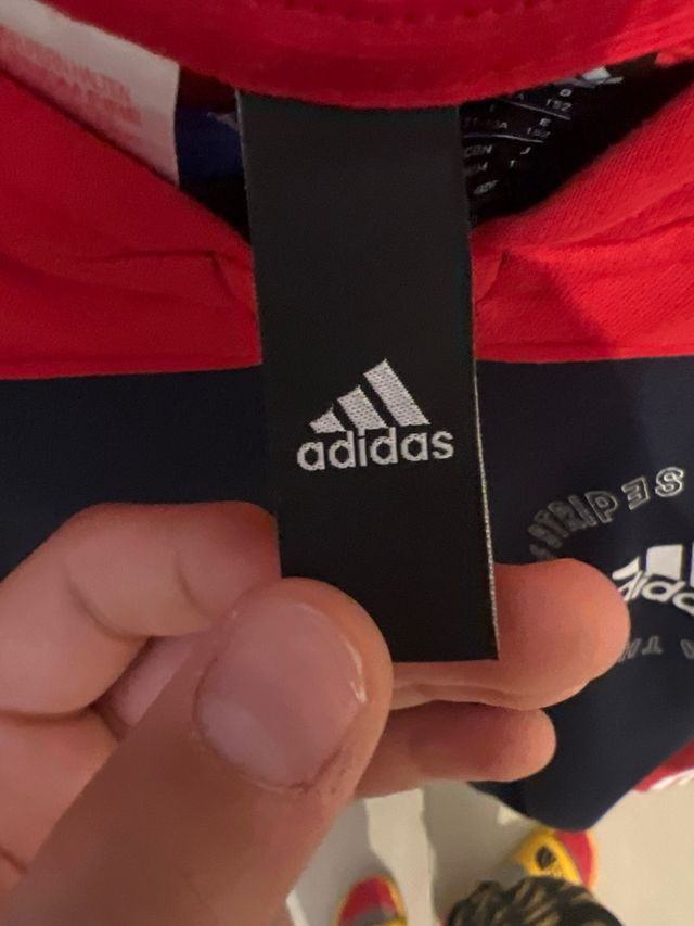 Felpa Adidas con cappuccio rossa e blu