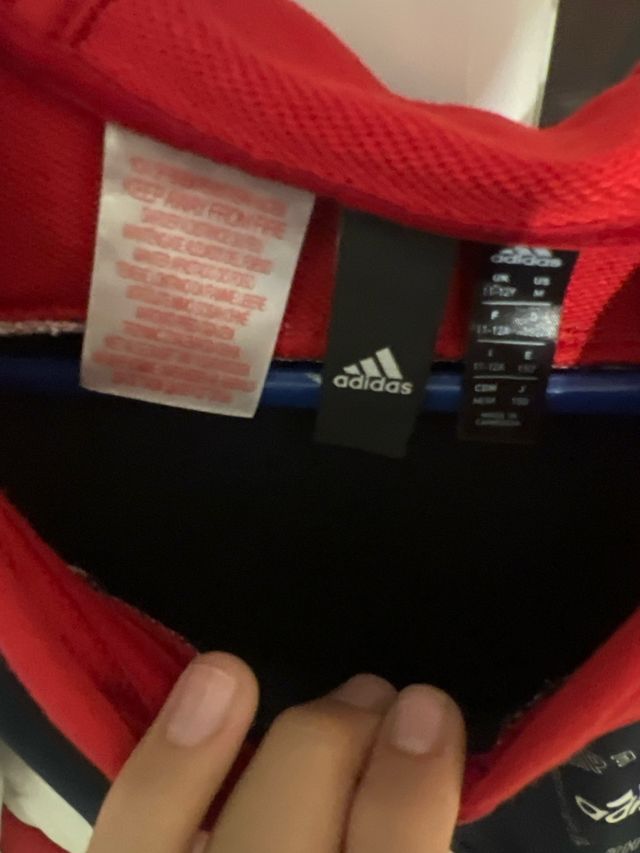 Felpa Adidas con cappuccio rossa e blu