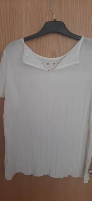 Camisa blanca con bordados