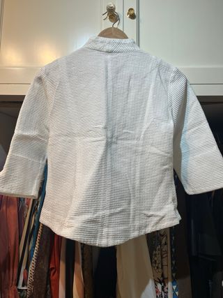 Traje de falda y chaqueta blanco