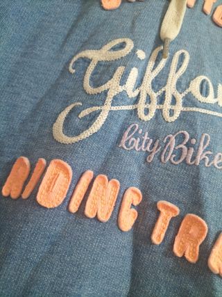 Sudadera azul con estampado