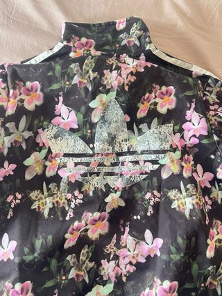 Chaqueta Adidas Floral Negra Multicolor