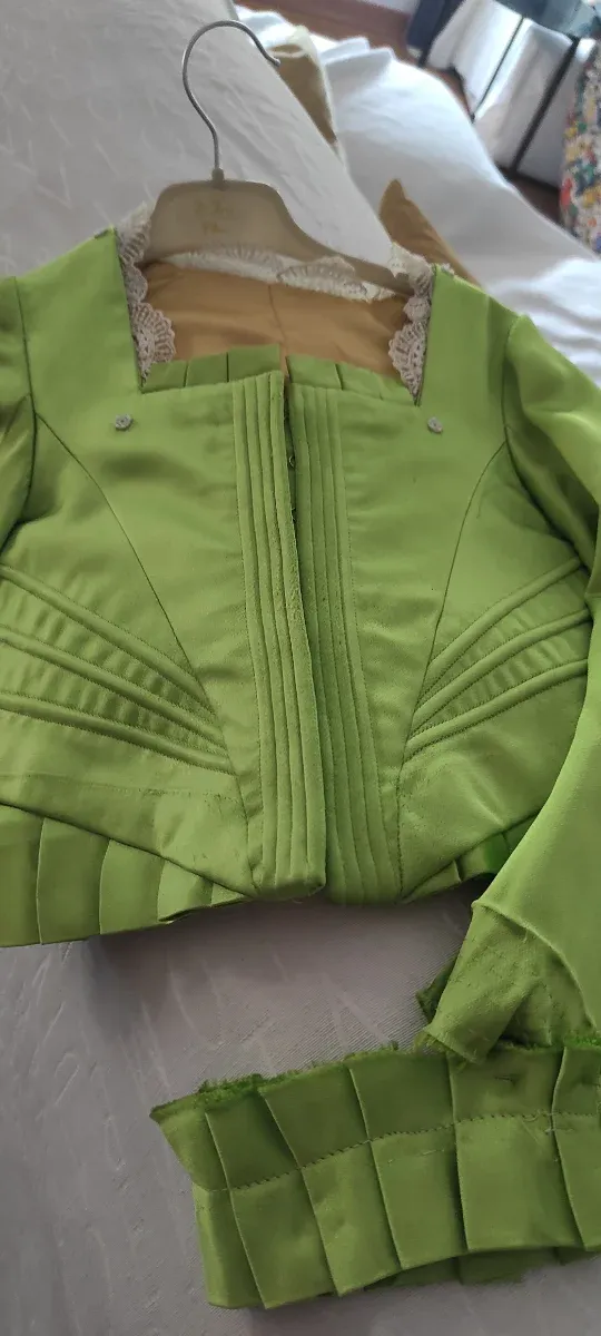 Traje de Fallera Siglo XVIII
Talla de 6 a 10 años.