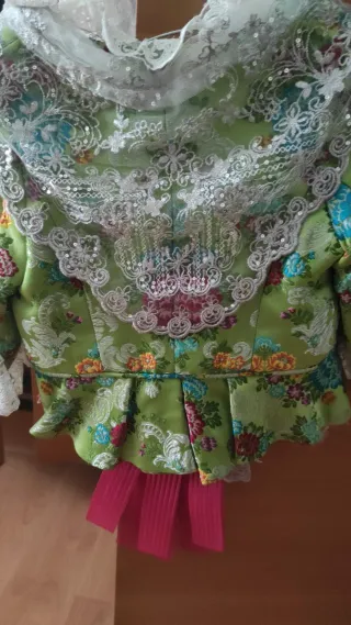 Traje de Fallera Siglo XVIII Talla de 6 a 10 años.
