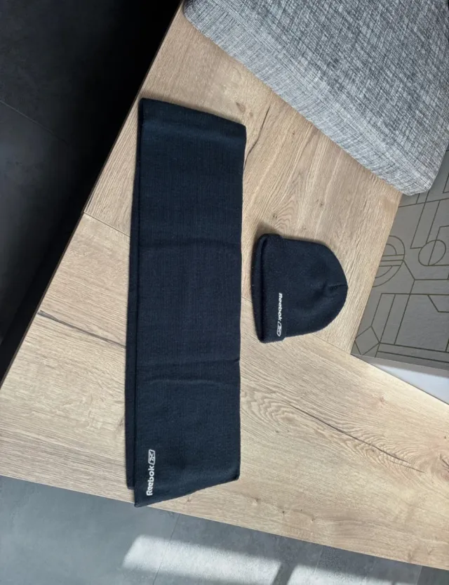 Conjunto Bufanda y Gorro Reebok Negro