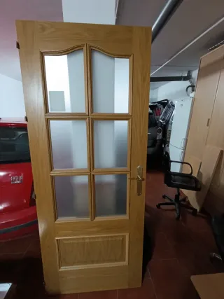 Puerta madera con cristal