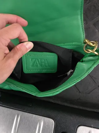 Borsa Zara trapuntata verde con catena dorata