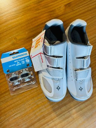 Zapatillas Specialized T.36 nuevas + Calas Shimano